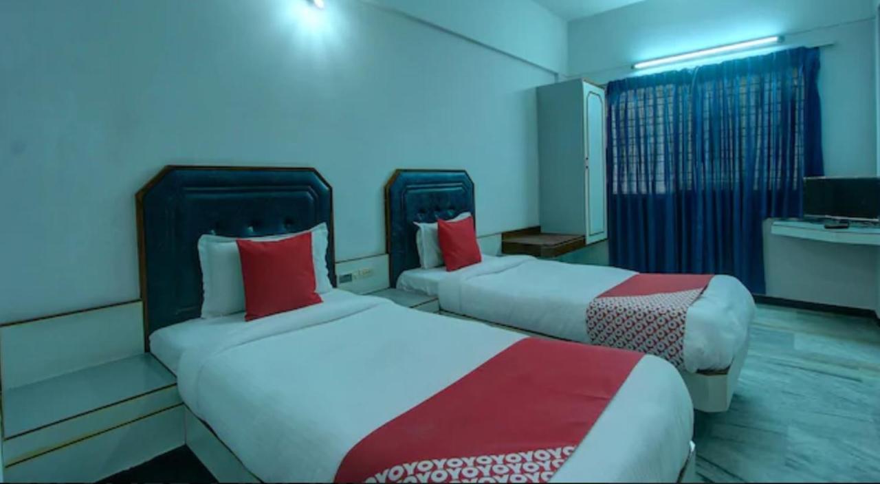 Hotel Padmam Madurai Bagian luar foto