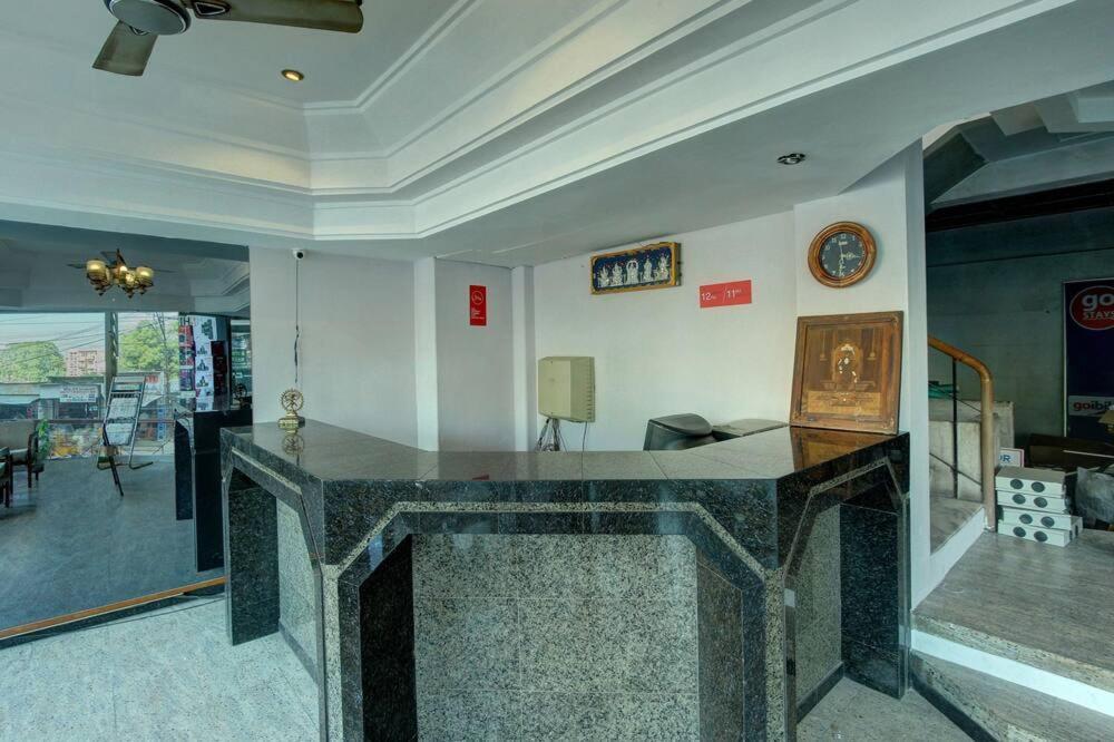 Hotel Padmam Madurai Bagian luar foto