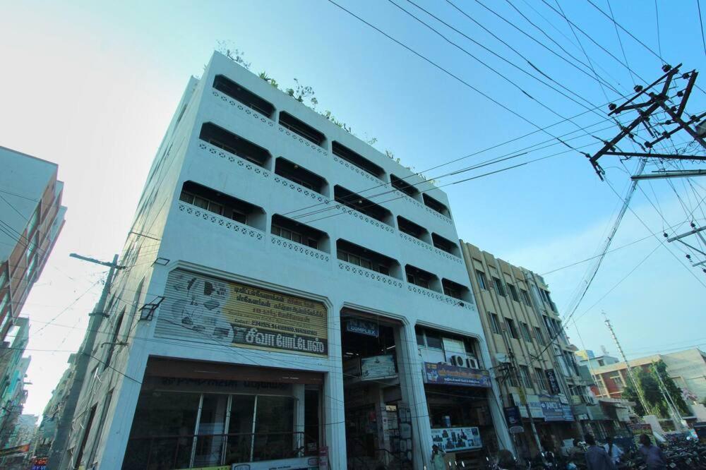 Hotel Padmam Madurai Bagian luar foto