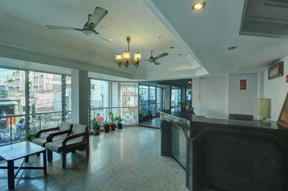 Hotel Padmam Madurai Bagian luar foto