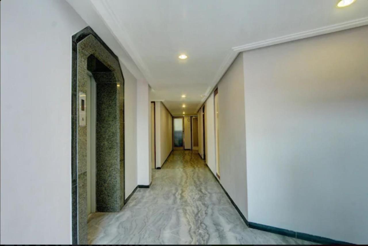 Hotel Padmam Madurai Bagian luar foto