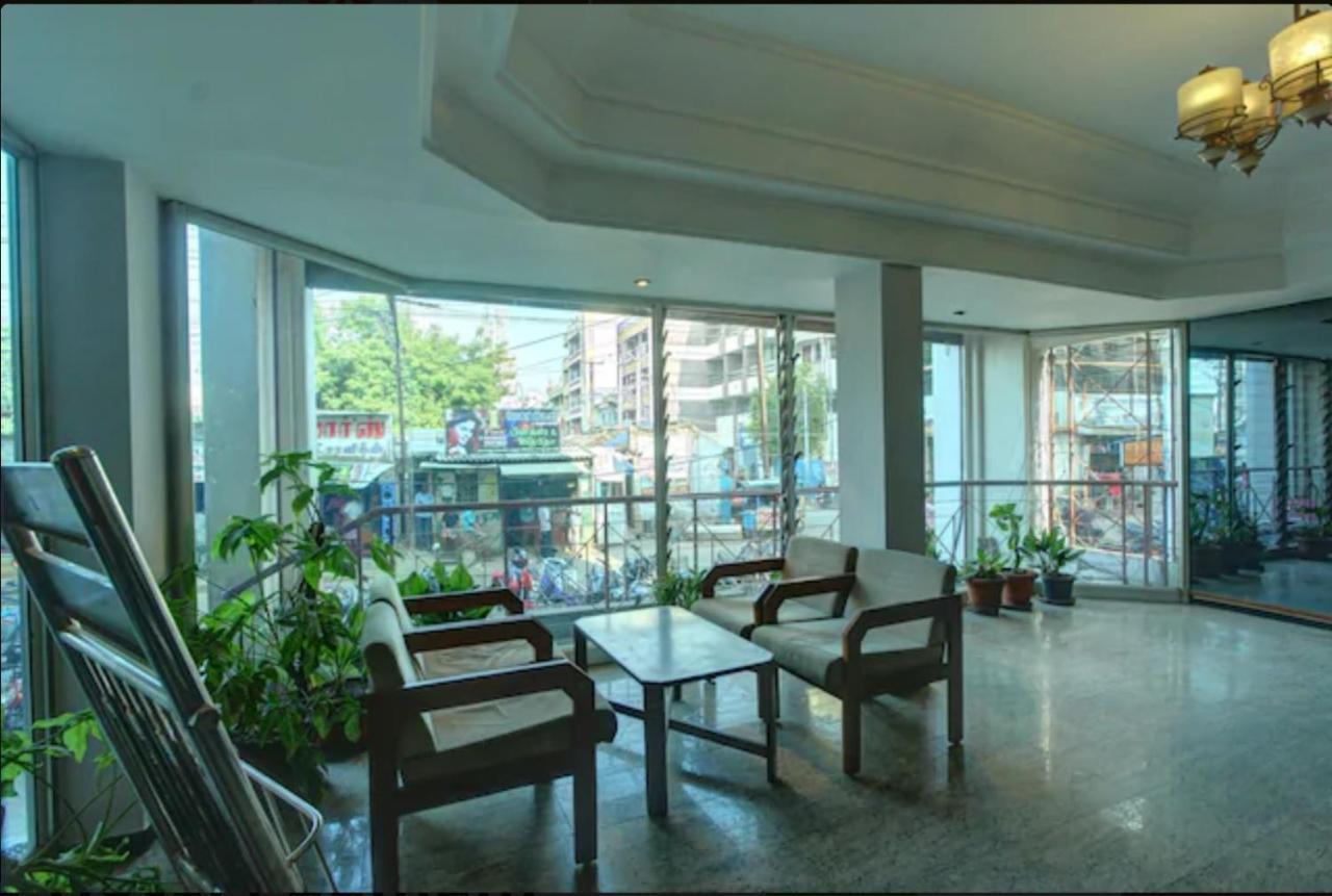 Hotel Padmam Madurai Bagian luar foto