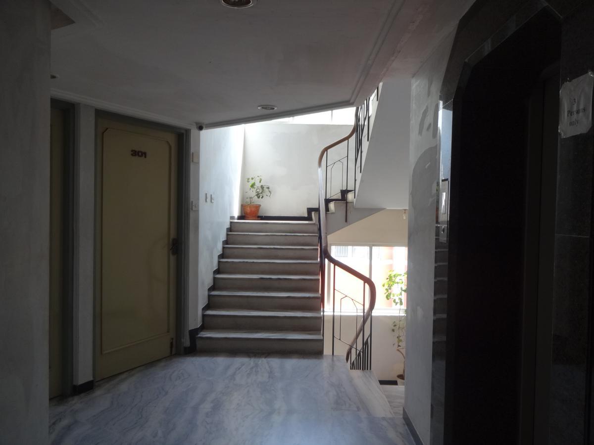 Hotel Padmam Madurai Bagian luar foto