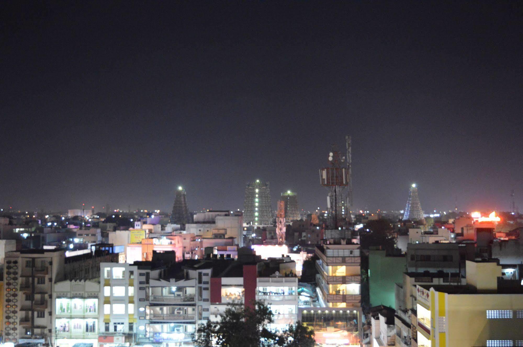 Hotel Padmam Madurai Bagian luar foto